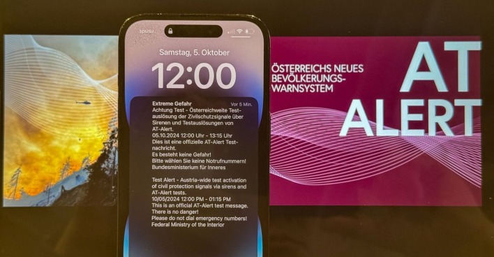 Österreichs AT-Alert-System: Eine Testmeldung des österreichischen Katastrophenschutzwarnsystems AT-Alert, basierend auf der Mobilfunktechnologie, die während eines bundesweiten Tests am 5. Oktober 2024 auf einem Mobiltelefon angezeigt wurde