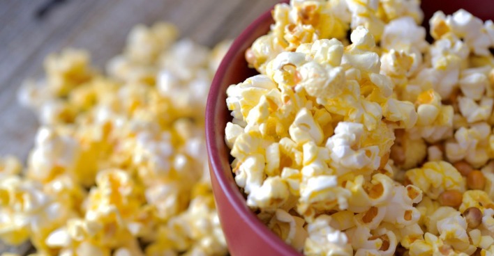 Popcorn in einer Schüssel