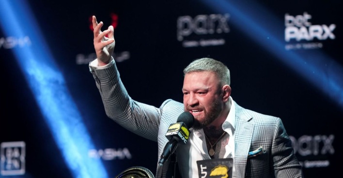 Der UFC-Star wird wegen Meldepflicht-Verstößen 18 Monate gesperrt.