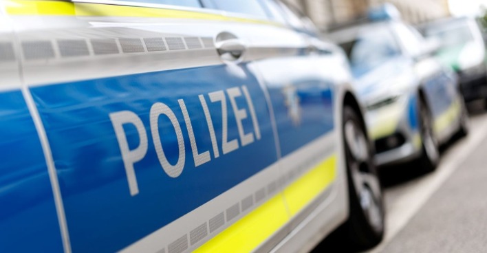 Polizeiauto in München: Großeinsatz nach Explosionen und Schüssen in der Lerchenauer Straße.