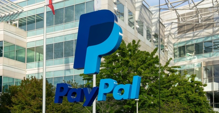 PayPal-Hauptsitz in San Jose USA mit Logo der Firma