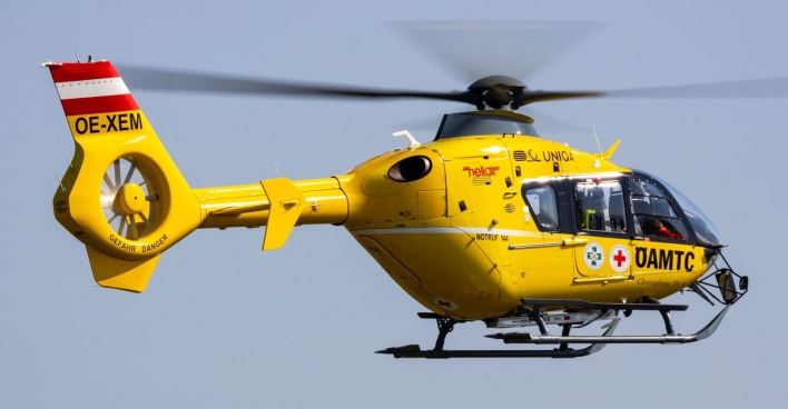 Rettungshubschrauber der österreichischen Organisation ÖAMTC