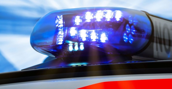 Blaulicht auf einem Einsatzwagen - Themenbild für den Großeinsatz auf der B72.