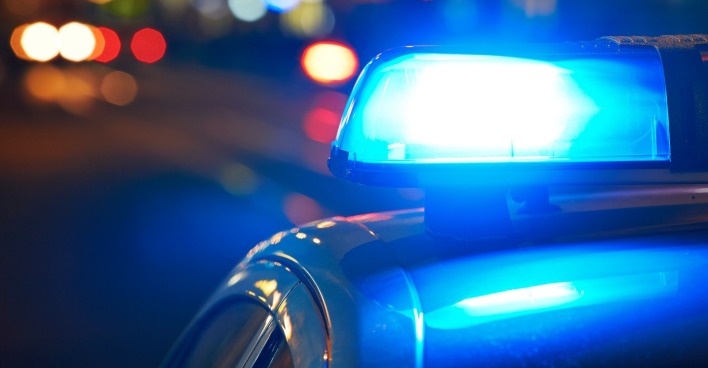Blaulicht auf dem Dach eines Einsatzfahrzeuges der Polizei