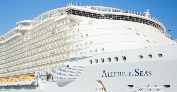 Allure Of The Seas Kreuzfahrtschiff im Hafen von Malaga im Jahr 2015