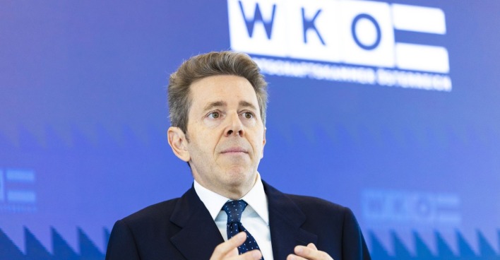 Harald Mahrer spricht bei einer Pressekonferenz der Wirtschaftskammer Österreich über seinen Rücktritt als Präsident der Oesterreichischen Nationalbank.