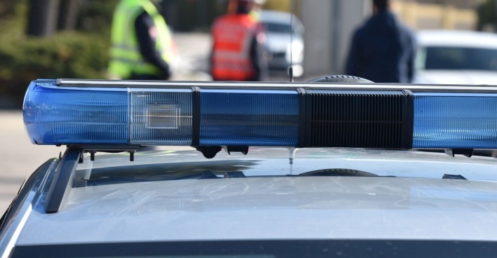 Ansicht einer Sirene eines Wagens der österreichischen Polizei bei Tageslicht