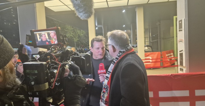 Andreas Herzog und Peter Klien vor dem VIP-Bereich des Ernst-Happel-Stadions