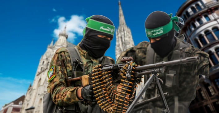 Zwei maskierte Hamas-Kämpfer mit Maschinengewehr und Munitionsgurt, im Hintergrund der Stephansdom in Wien als Symbolbild für die Terrorermittlungen.