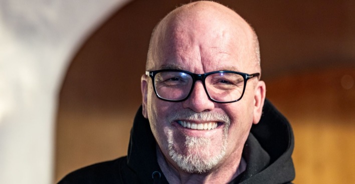 DJ Ötzi mit Brille - er war bei Schwarzeneggres Charityevent im Stanglwirt in Kitzbuehel dabei