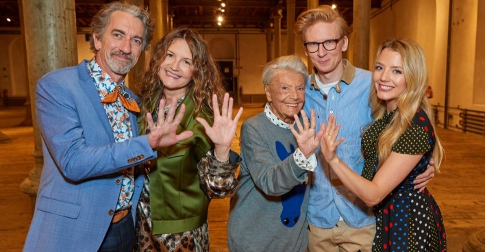 Familie Putz / Familie Putz soll für den Eurosvision Song Contest in Wien etwas geplant haben