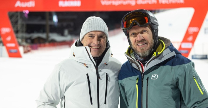 Ernst Hausleitner und Hermann Maier im Zielraum des Ski-weltcups von Flachau