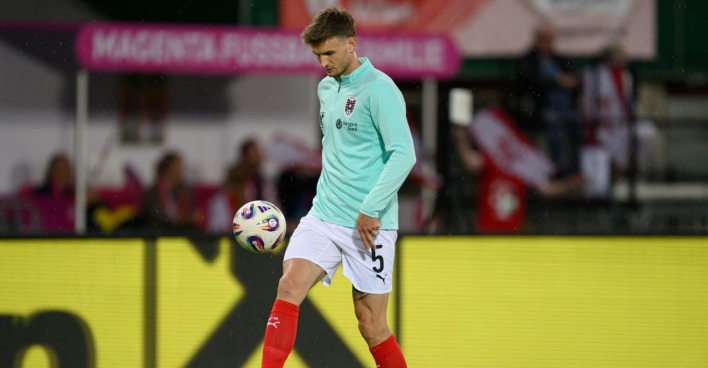 Stefan Posch beim Aufwärmen vor einem Länderspiel.