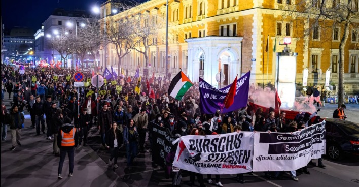 Demonstrationszug gegen den Wiener Akademikerball