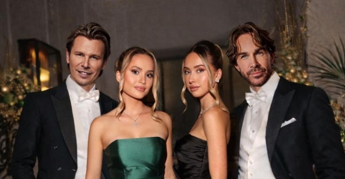 Davina und Shania Geiss Opernball: Die Geiss Schwestern posieren beim Wiener Opernball 2026 in glamourösen Abendroben gemeinsam mit Adi Weiss und Michael Lameraner im Frack.