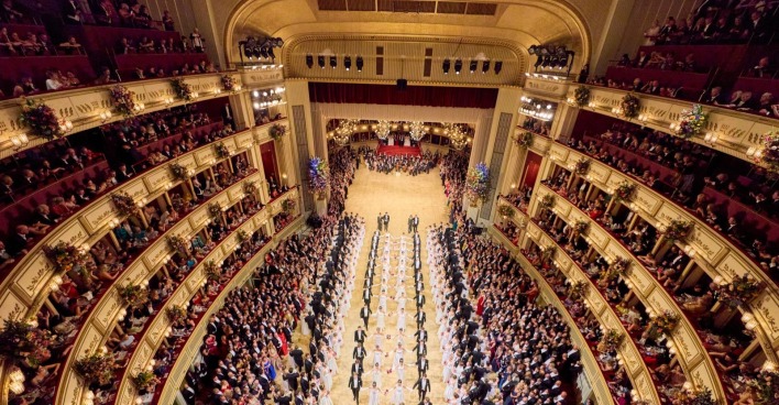 Opernball in der Wiener Staatsoper/ Debütanten tanzen auf dem Parkett