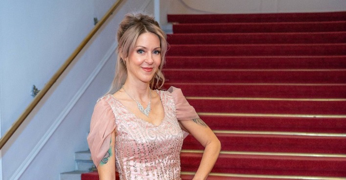 Simone Lugner mit blassrosa Kleid/ Simone Lugner spricht über ihren Beziehungsstatus