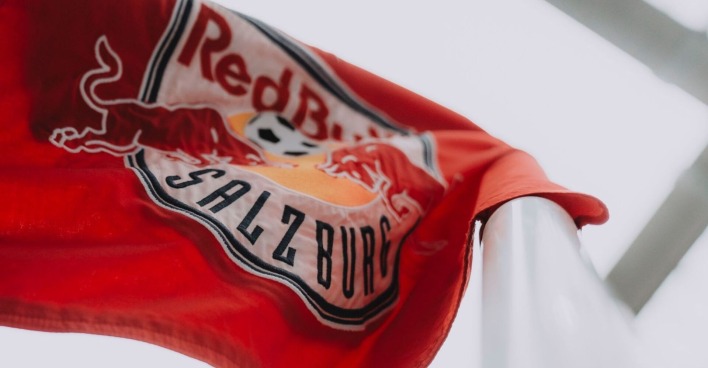 Eckfahne von Red Bull Salzburg.