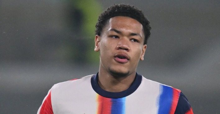 Leonard Prescott vom FC Bayern München während eines Spiels, der 16-jährige Torwart steht wegen Torwart-Notlage im Fokus