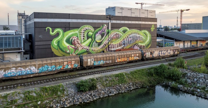 Ein großes Kunstwerk im Mural Harbor.