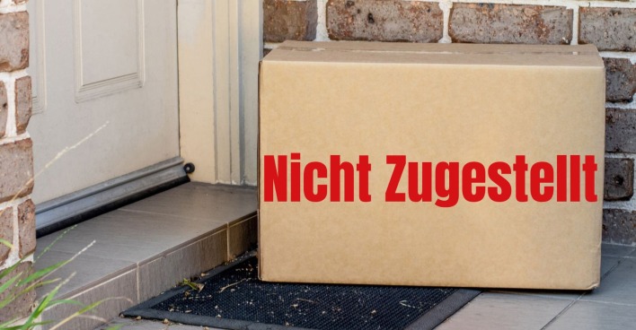 Ein Paket vor einer verschlossenen Haustür