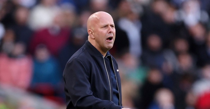 Arne Slot an der Seitenlinie des FC Liverpool