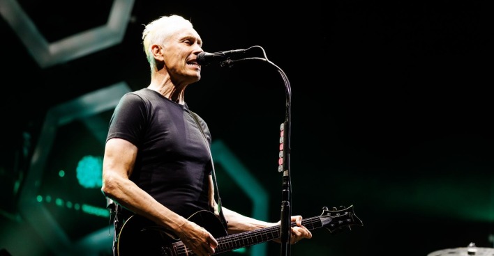 Sänger Farin Urlaub der Band "Die Ärzte" während eines Konzertes auf der "Space Stage" im Rahmen des "Frequency 2023" am Donnerstag, 17. August 2023 in St. Pölten