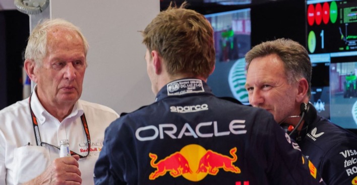 Helmut Marko im Gespräch mit Max Verstappen und Christian Horner.
