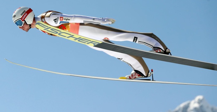 Robert Kranjec während eines Skiflug-Wettbewerbs in Planica, Slowenien