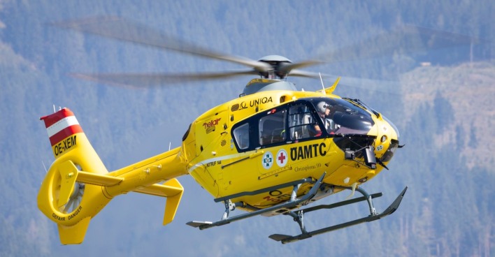 Notarzthubschrauber nach Kart-Unfall in Grieskirchen bringt verletztes Kind ins Krankenhaus Passau