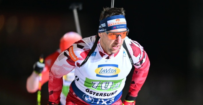 David Komatz während eines Biathlon-Wettbewerbs