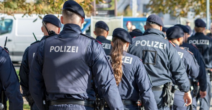 Kolonnen der Wiener Polizei im Einsatz