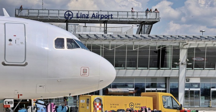 Außenansicht des Flughafen Linz