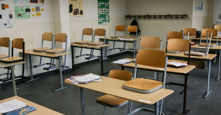Themenbild eines Klassenzimmers in einer Schule