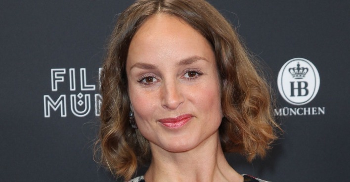 Lara Joy Körner bei einem öffentlichen Auftritt in München – die TV-Darstellerin spricht nach dem Tod ihres Sohnes Remo Aimé Pollert erstmals über den schweren Verlust.