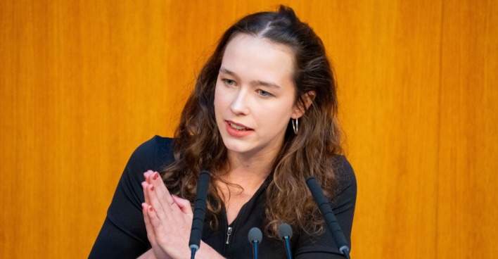 Lena Schilling im österreichischen Nationalrat