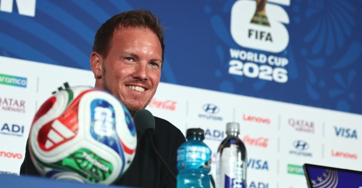 Julian Nagelsmann bei einer Pressekonferenz.