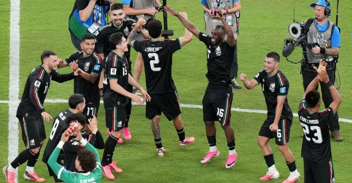 Mexiko besiegt Südkorea mit 1:0.