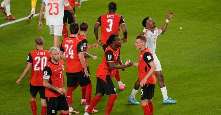Österreich Spieler jubeln nach einem Treffer gegen Jordanien.