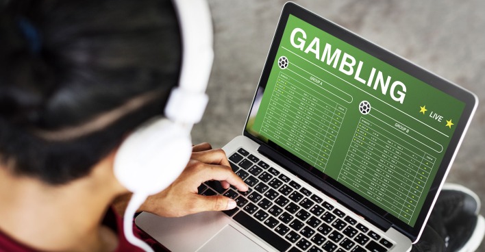 Frau Beim Onlineglücksspiel | Credit: Rawpixel.com/Shutterstock