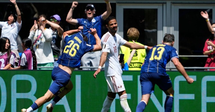 Spieler jubeln nach Abpfiff bei der WM 2026 während Entscheidung in der Tabelle der Gruppendritten