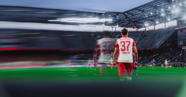 Tim Trummer im Trikot des FC Red Bull Salzburg