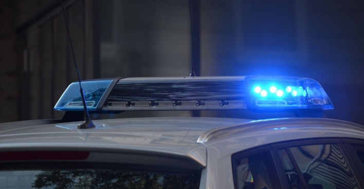 Schüsse in WM-Fanzone: Blaulicht auf einem Polizeifahrzeug nach der tödlichen Schießerei in der offiziellen WM-Fanzone in San José, Kalifornien.