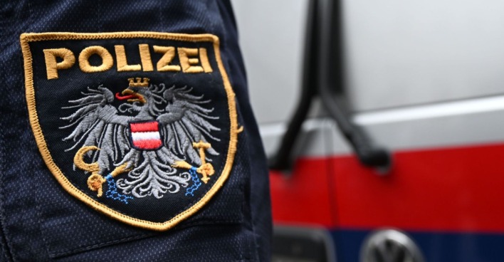 Polizei in Wien sucht nach einer vermissten Neunjährigen, die im Einkaufszentrum Trillerpark in Wien-Floridsdorf verschwunden ist.