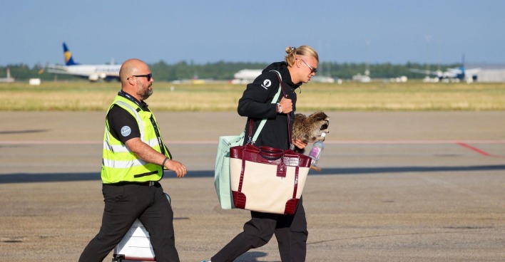 Erling Haaland am Flughafen im norwegischen Oslo