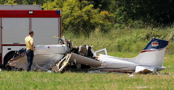 Das Wrack des abgestürzten Flugzeugs.