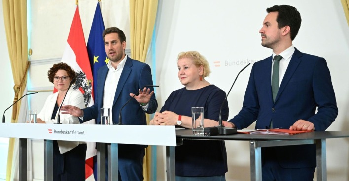 Regierungsmitglieder im Bundeskanzleramt bei der Präsentation der neuen Gesundheits- und Staatsreform