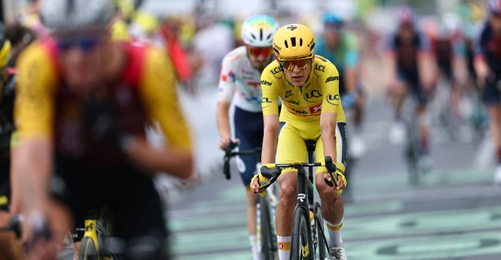 Torstein Traeen im Gelben Trikot bei der Tour de France nach überstandenem Krebs und Übernahme der Gesamtführung