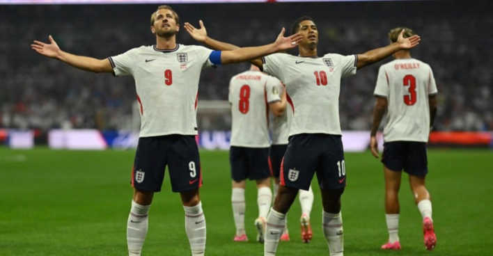 Mexiko vs. England: Kane und Bellingham jubeln.