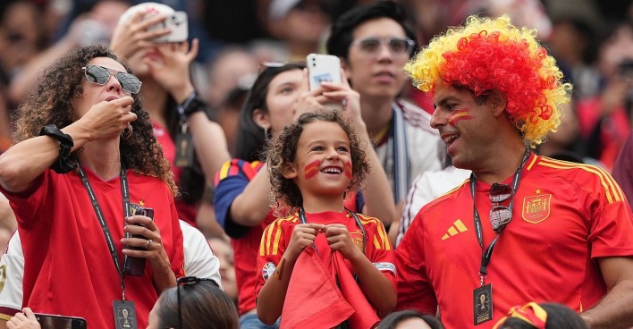 Spanien-Anhänger während des WM-Spiels gegen Österreich in Los Angeles